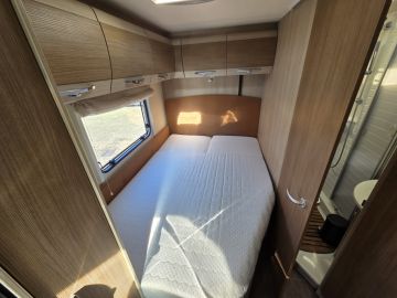 Bürstner BUT660 Luifel | Keuken | Omvormer | Toilet En Douche | Ruim Bed